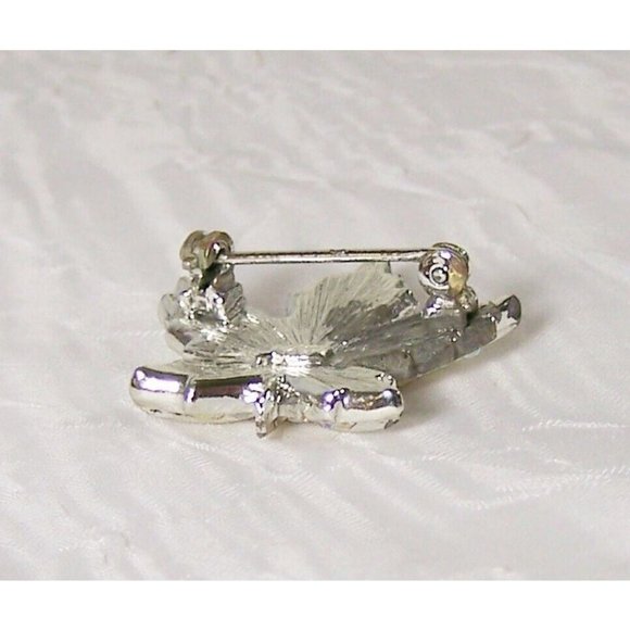 Pegasus Coro Maple Leaf Brooch 1945 Vintage Pave Rhinestones Silver Tone Pin - Picture 5 of 6